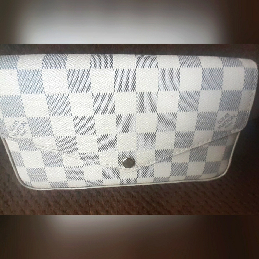 Louis Vuitton pouchette accessories bag